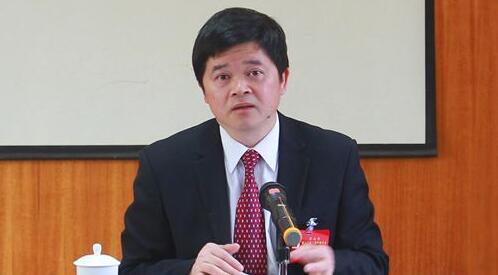 廖應(yīng)燦簡歷：廣西農(nóng)村投資集團董事長廖應(yīng)燦，曾任廣西投資集團黨委副書記、靈山縣委書記