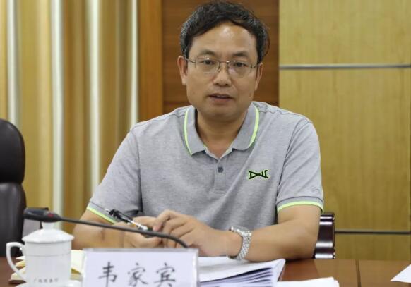 韋家賓簡歷：廣西區(qū)直機關(guān)工委常務副書記韋家賓，曾任廣西黨委組織部副部長