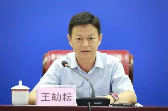 王劼耘簡歷：平陸運河集團董事長王劼耘，曾任廣西交通廳副廳長，廣西交通投資集團副董事長、總經(jīng)理